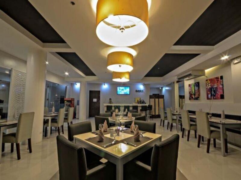 Empire Suites Hotel Puerto Princesa Exterior photo